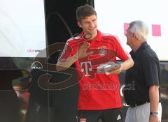 FC Bayern holt die Fahrzeuge bei Audi ab - Thomas Müller
