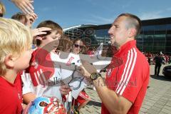 FC Bayern holt die Fahrzeuge bei Audi ab - Frank Ribery