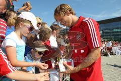 FC Bayern holt die Fahrzeuge bei Audi ab - Andreas Ottl