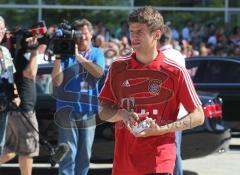 FC Bayern holt die Fahrzeuge bei Audi ab - Thomas Müller