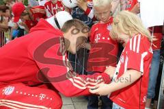 FC Bayern - Fahrzeugübergabe Audi - Saison 2011-2012 - Nils Petersen