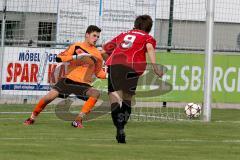 Landesliga - FC Gerolfing - ASV Dachau - Ernhofer Marco ( Torwart Gerolfing) - Betz Dominik (#9 Dachau) - Foto: Jürgen Meyer