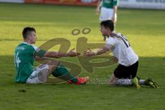 Landesliga - FC Gerolfing - SV Hebertsfelden - Betz Flad #14 bekommt die gelb/rote Karte nach diesem Foul an Thallinger Marcel #19 weiss Hebertsfelden -  weiss Hebertsfelden  -  Foto: Jürgen Meyer