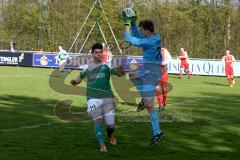 Landesliga Südost - FC Gerolfing - SV Erlbach - Malec Klaus Torwart Erlbach - Hallmen Phillipp #19 grün Gerolfing - Foto: Jürgen Meyer