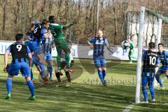 Landesliga 2015/16 - FC Gerolfing - SV Planegg - Krailing - Adrian Robinson grün #19 Gerolfing - Paul Wilnauer #6 blau Planegg - Patrick Nothhaft Torwart Planegg - Foto: Jürgen Meyer