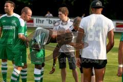 Landesliga Süd-Ost - FC Gerolfing - SV Manching - Robinson Adrian #19 grün FC Gerolfing wird nach seinem Foul behandelt - Foto: Jürgen Meyer