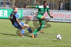 Landesliga 2015/16 - FC Gerolfing - SV Planegg - Krailing - Adrian Robinson #4 blau wird gefoult von Maximilian Demmer #4 blau und bekommt die rote Karte - Foto: Jürgen Meyer