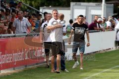 Landesliga Süd-Ost - FC Gerolfing - SV Manching - Sebastian Olah Trainer FC Gerolfing und Torsten Holm Trainer SV Manching begrüßen sich - Foto: Jürgen Meyer