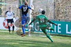 Landesliga 2015/16 - FC Gerolfing - SV Planegg - Krailing - Adrian Robinson grün Gerolfing - Tobias Schöglmann blau Planegg - Foto: Jürgen Meyer