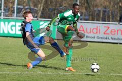 Landesliga 2015/16 - FC Gerolfing - SV Planegg - Krailing - Adrian Robinson #4 blau wird gefoult von Maximilian Demmer #4 blau und bekommt die rote Karte - Foto: Jürgen Meyer