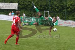 Landesliga 2015/16 - Relegation - FC Gerolfing - TSV Gilching - Sadadi Itua grün Gerolfing mit einem Seitfallrückzieher - Foto: Jürgen Meyer