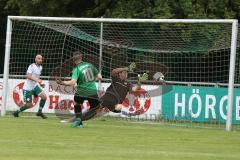 BZL Oberbayern Nord - Saison 2016/17 -  FC Gerolfing - TSV Erding - Der 1:0 Führungstreffer durch Artan Halimi #10 Gerolfing - Timo Dörhöfer Torwart Erding - Foto: Jürgen Meyer