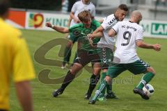 BZL Oberbayern Nord - Saison 2016/17 -  FC Gerolfing - TSV Erding - Philipp Haunschild grün Gerolfing - Gianfranco Soave weiß Erding - Gianluca Simari #7 weiß Erding - Foto: Jürgen Meyer