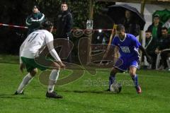 Kreisliga 1 - FC Gerolfing - SV Karlshuld -  Patrick Busche blau Karlshuld - Niklas Nissl weiss Gerolfing - Foto: Jürgen Meyer