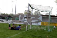 FC Gerolfing II - TSV Kösching II - Torschuss zum 1:0 durch Redl Christian (Gerolfing nicht im Bild) - Mayer Andreas (Torwart Kösching) - Foto: Jürgen Meyer