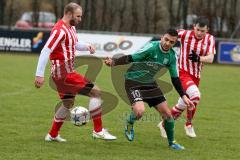 Kreisliga - FC Gerolfing II - FC Hepberg - Stanek Martin #2 rot Hepberg links - Yarar Murat #10 grün Gerolfing - Stengler Waldemar #6 rot Hepberg - Foto: Jürgen Meyer