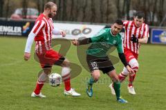 Kreisliga - FC Gerolfing II - FC Hepberg - Stanek Martin #2 rot Hepberg links - Yarar Murat #10 grün Gerolfing - Stengler Waldemar #6 rot Hepberg - Foto: Jürgen Meyer