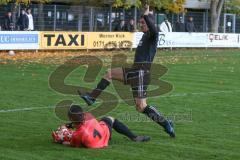 Liga Pokal Kreisliga  - FC Grün Weiss Ingolstadt - FC Sandersdorf - Deniz Apaydin Torwart Grün Weiss Ing - Istvan Szabo schwarz Sandersdorf - Foto: Jürgen Meyer