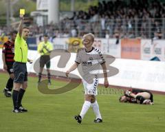 FC Ingolstadt 04 - Wacker Burghausen - 03.05.08 - Heiko Gerber wird gefoul, der Burghausener erhält Gelb