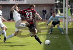 FC Ingolstadt 04 - Wacker Burghausen - 03.05.08 - Steffen Wohlfarth flankt nochmal zum Schluss, doch Zecke wird zurückgehalten