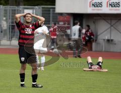 FC Ingolstadt 04 - Wacker Burghausen - 03.05.08  - das Spiel ist aus. Ersin Demir kann es nicht fassen. Im Hintergrund liegt Heiko Gerber