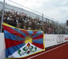 FC Ingolstadt 04 - KSC 2 - auch im MTV Stadion die TIBET Fahne