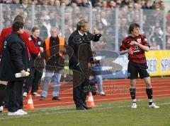 FC Ingolstadt - FC Bayern II - 29.03.2008 - Trainer Fink holt sich Buchner