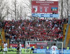 2.Bundesliga - FC Ingolstadt 04 - FC Augsburg - Die FC Fans hinter TW Michael Lutz