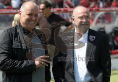 2.Bundesliga - FC Ingolstadt 04 - 1.FC Nürnberg - rechts Peter Jackwerth und Trainer Horst Köpple vor dem Spiel gut gelaunt