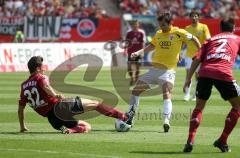 2.Bundesliga - FC Ingolstadt 04 - 1.FC Nürnberg - Stefan Leitl und rechts Dominic Maroh