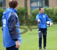 2.Bundesliga - FC Ingolstadt 04 - Training mit Interimstrainer - rechts Trainer Michael Wiesinger und links Brano Arsenovic