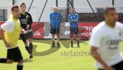 FC Ingolstadt 04 - Training - Trainer Horst Köppel und rechts Michael Wiesinger