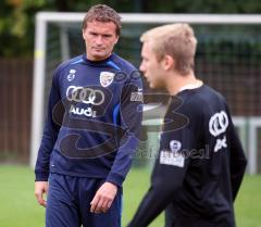 FC Ingolstadt 04 - Trainer Manfred Bendel - vorne Alexander Buch
