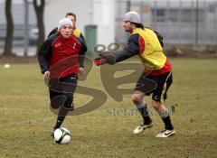 2.Bundesliga - FC Ingolstadt 04 - Training - Zweikampf Alexander Buch und Markus Karl