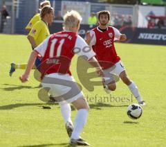 FC Ingolstadt - Hansa Rostock - tolles Zusammenspiel. rechts Markus Karl und vorne von hinten Zecke Neuendorf