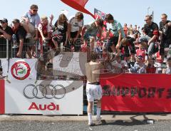 2.Bundesliga - FC Ingolstadt 04 - TuS Koblenz - Markus Karl bei den Fans