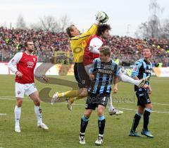 2.Bundesliga - FC Ingolstadt 04 - TSV 1860 München - Ecke Markus karl kommt nicht mehr hin