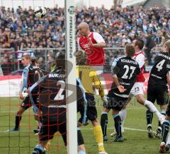 2.BL - FC Ingolstadt 04 -  1860 München - Eckball, Necat Aygün köpft knapp drüber