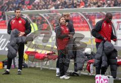 FC Ingolstadt - SC Freiburg - Die Ersatzbank. links Malte Metzelder, Andreas Buchner und Jamie Braganca. Alle 3 wurden noch ins Spiel gebracht