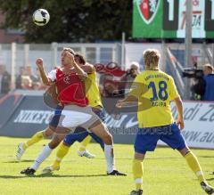 FC Ingolstadt - Hansa Rostock - Vratislav Lokvenc im Zweikampf mit dem Rostocker Kapitän