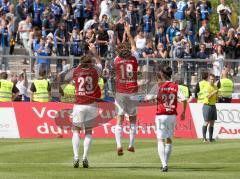 2.Bundesliga - FC Ingolstadt 04 - TuS Koblenz - Steffen Wohlfarth feirt sein 4:0 mit den Koblenzer Fans. Mitte Markus Karl und rechts Stefan Müller