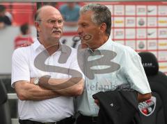 2.Bundesliga - FC Ingolstadt 04 - Rot Weiss Ahlen - Nette Worte von FC Präsident Werner Roß an Trainer Horst Köppel