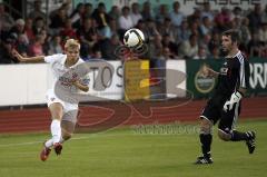 FC Ingolstadt 04 II - Buchbach - Steffen Schneider flankt zu Alexander Buch