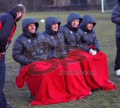 Testspiel - FC Ingolstadt 04 - FC IN II -Die Trainerbank friert. Thorsten Fink und Co.