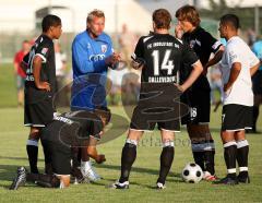 FC Ingolstadt 04 - FC Bayern 2 16.07.08 - Trainer Thorsten Fink schimpft seine Truppe