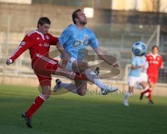 3.Liga - FC Bayern II -  FC Ingolstadt 04 - Steffen Wohlfarth im Angriff iwrd vom Verteidiger gestoppt