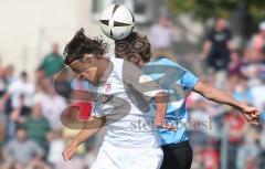 3.Liga - SSV Jahn Regensburg - FC Ingolstadt 04 - 0:2 - Moritz Hartmann Kopfballduell mit Marcel Hagmann