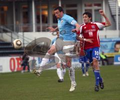 3.Liga - FC Ingolstadt 04 - SpVgg Unterhaching - Malte Metzelder im Vorwärtsgang gegen Leandor Grech