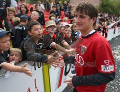 3.Liga - FC Ingolstadt 04 - Werder Bremen II - 4:1 - Fans Jubel Sieg Andreas Buchner