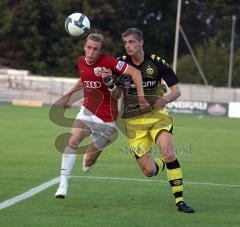 3.Liga - FC Ingolstadt 04 - Borussia Dortmund II - Moritz Hartmann im Zweikampf